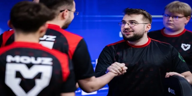 MOUZ - B8 MOUZ - B8
