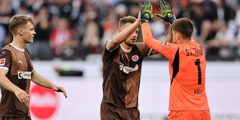 Hamburger SV - St. Pauli Hamburger SV - St. Pauli