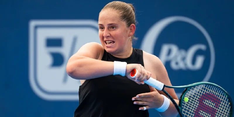 Jelena Ostapenko - Marina Stakusic