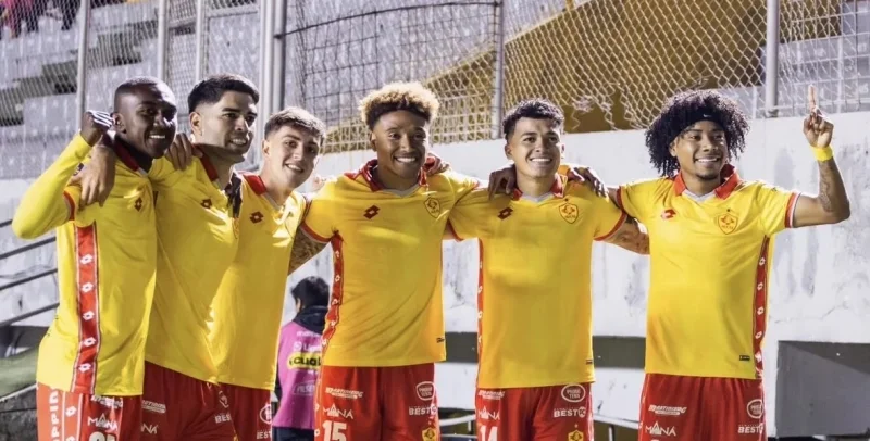 Aucas - Delfin