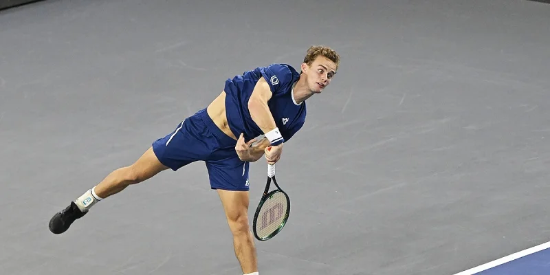 Luca Van Assche - Mikhail Kukushkin