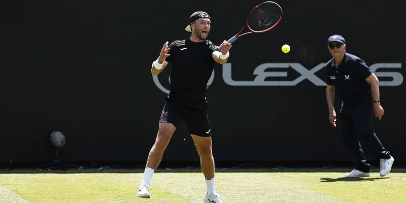 Tom Paris - Liam Broady