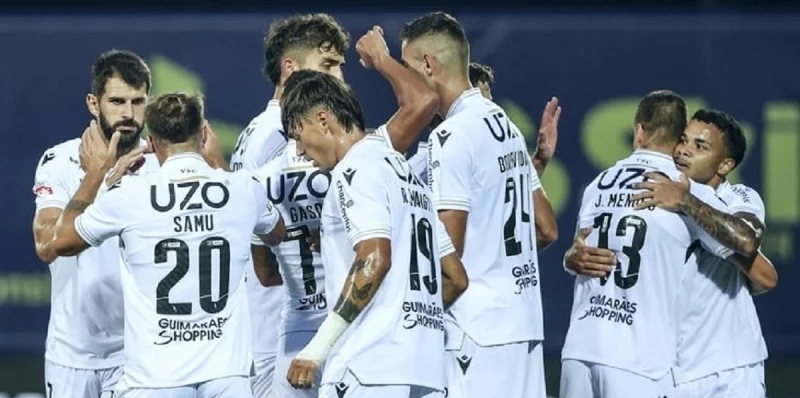 Vitoria de Guimaraes - Gil Vicente