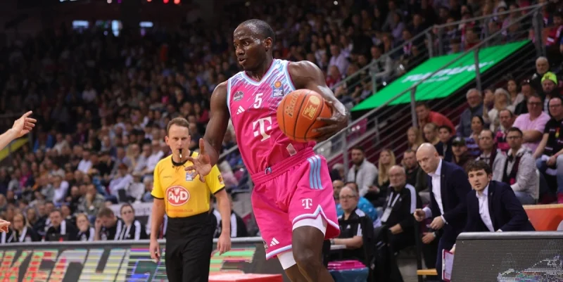 Telekom Baskets Bonn - Fraport Skyliners