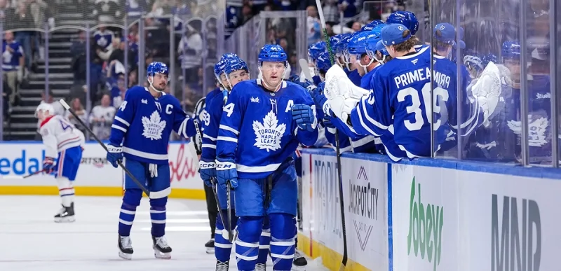 Toronto Maple Leafs - Chicago Blackhawks Toronto Maple Leafs - Chicago Blackhawks