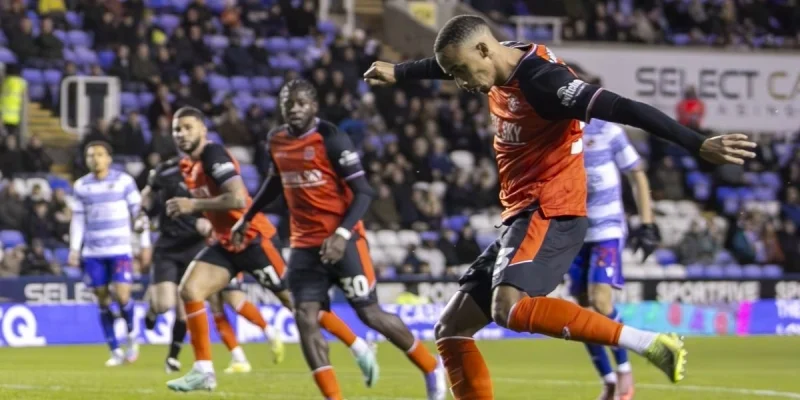 Luton Town - Wycombe Wanderers