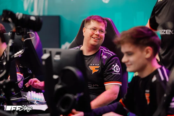 Fnatic - TEAM 33 Fnatic - TEAM 33