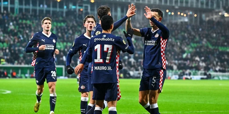 FC Volendam - PSV Eindhoven FC Volendam - PSV Eindhoven