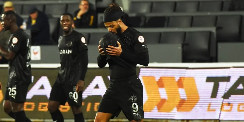 Manisa Futbol Kulubu - Corum FK