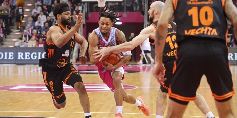 EWE Baskets Oldenburg - Telekom Baskets Bonn