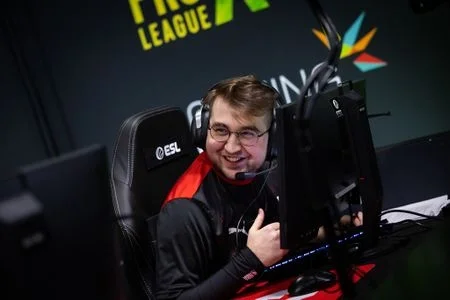 MOUZ - The MongolZ MOUZ - The MongolZ