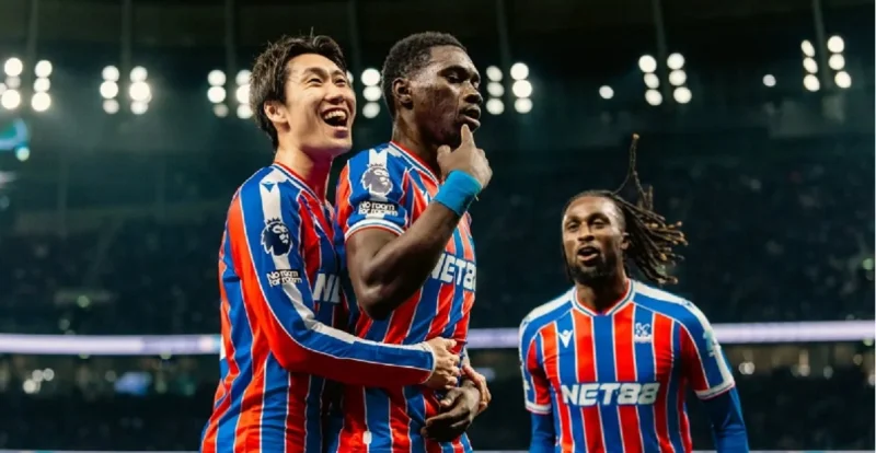 AEK Larnaca - Crystal Palace