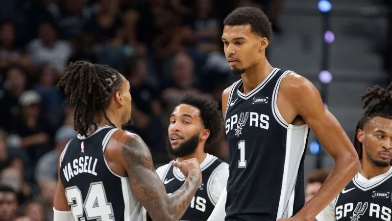 Milwaukee Bucks - San Antonio Spurs Milwaukee Bucks - San Antonio Spurs