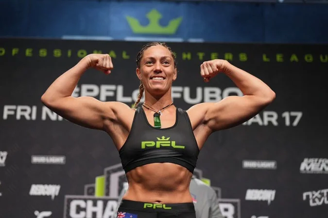 Mayra Silva - Michelle Montague