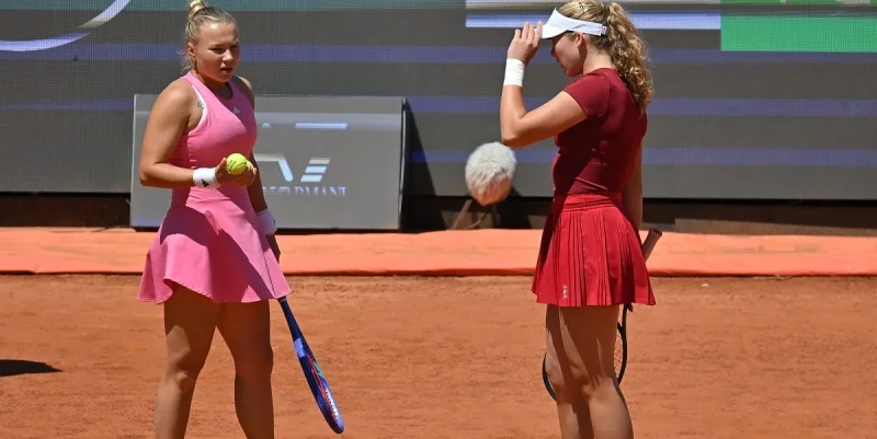 Mirra Andreeva - Katerina Siniakova