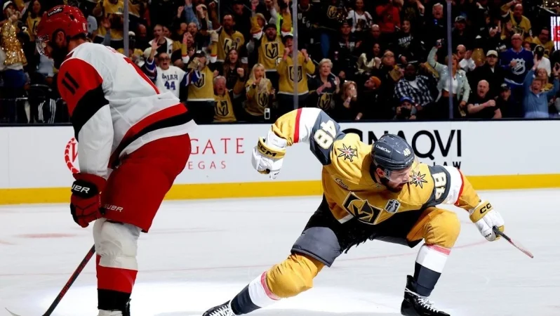 Vegas Golden Knights - Carolina Hurricanes