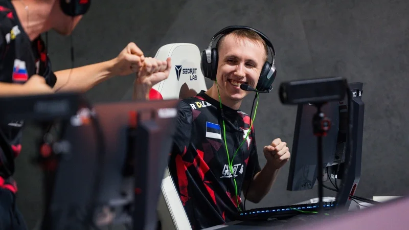 Team Falcons - Team Vitality