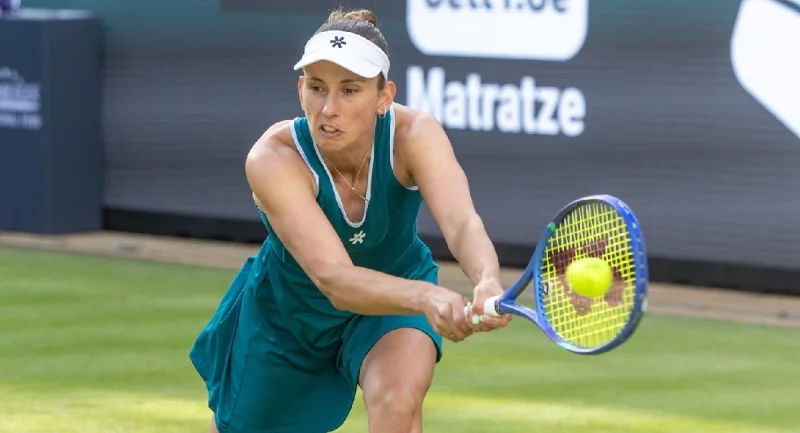 Alexandra Eala - Elise Mertens