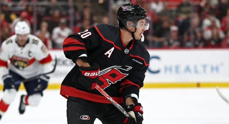 Carolina Hurricanes - Vancouver Canucks