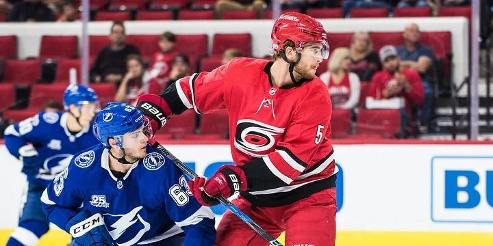 Tampa Bay Lightning - Carolina Hurricanes Tampa Bay Lightning - Carolina Hurricanes