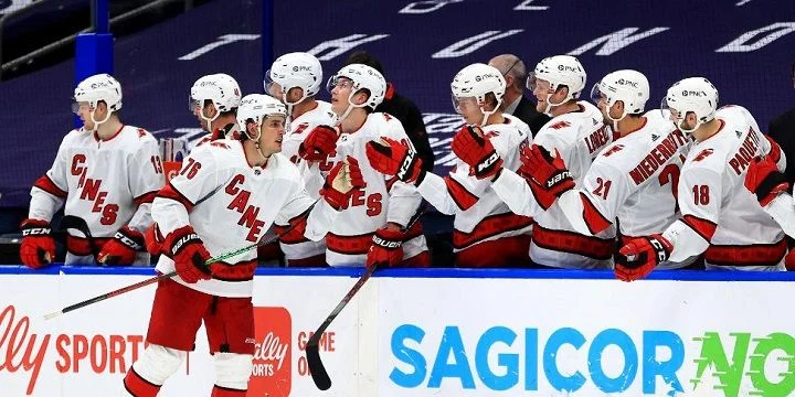 Tampa Bay Lightning - Carolina Hurricanes Tampa Bay Lightning - Carolina Hurricanes