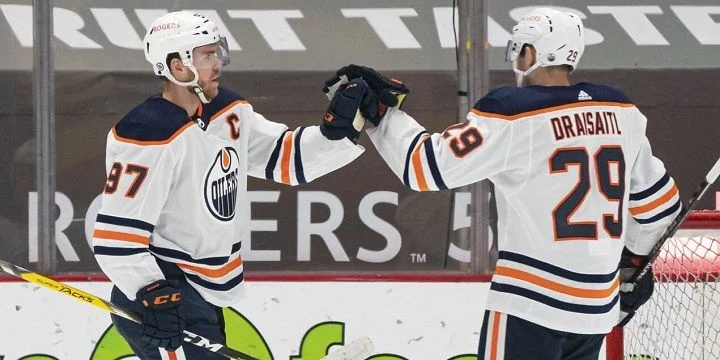 Vancouver Canucks - Edmonton Oilers Vancouver Canucks - Edmonton Oilers