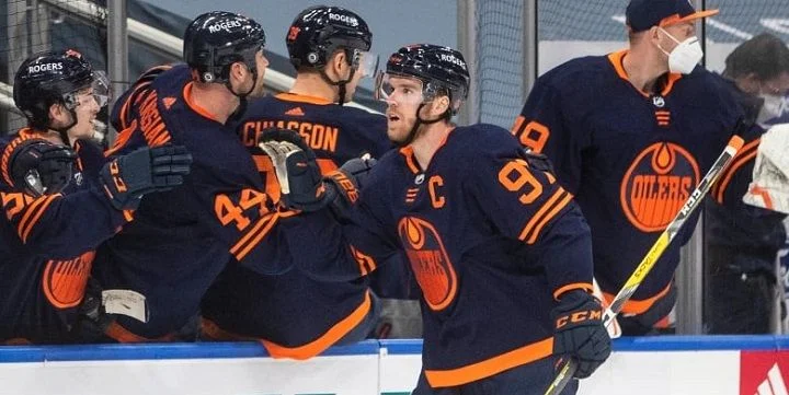 Edmonton Oilers - Vancouver Canucks