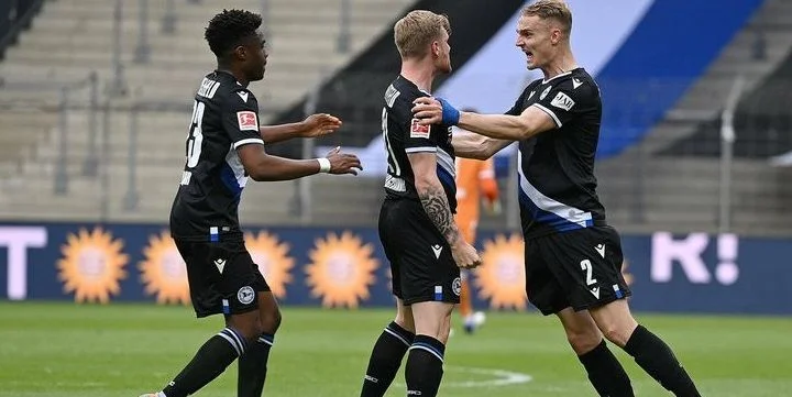VfB Stuttgart - Arminia Bielefeld VfB Stuttgart - Arminia Bielefeld