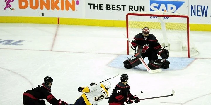Nashville Predators - Carolina Hurricanes