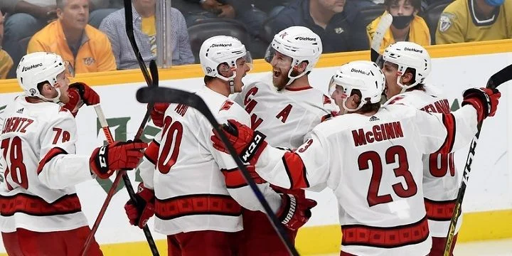 Carolina Hurricanes - Tampa Bay Lightning
